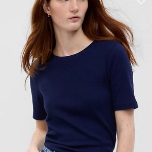 Gap Modern T, size small, navy blue.
